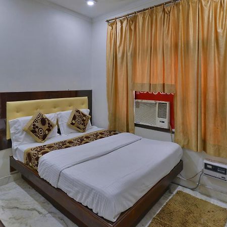 Family Hotel By Pg International Yeni Delhi Dış mekan fotoğraf